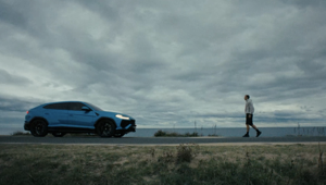 Lamborghini e Dentsu Creative raccontano il lato umano dell'innovazione nel branded content "Living Twice" Lamborghini e Dentsu Creative raccontano il lato umano dell'innovazione nel branded content "Living Twice"